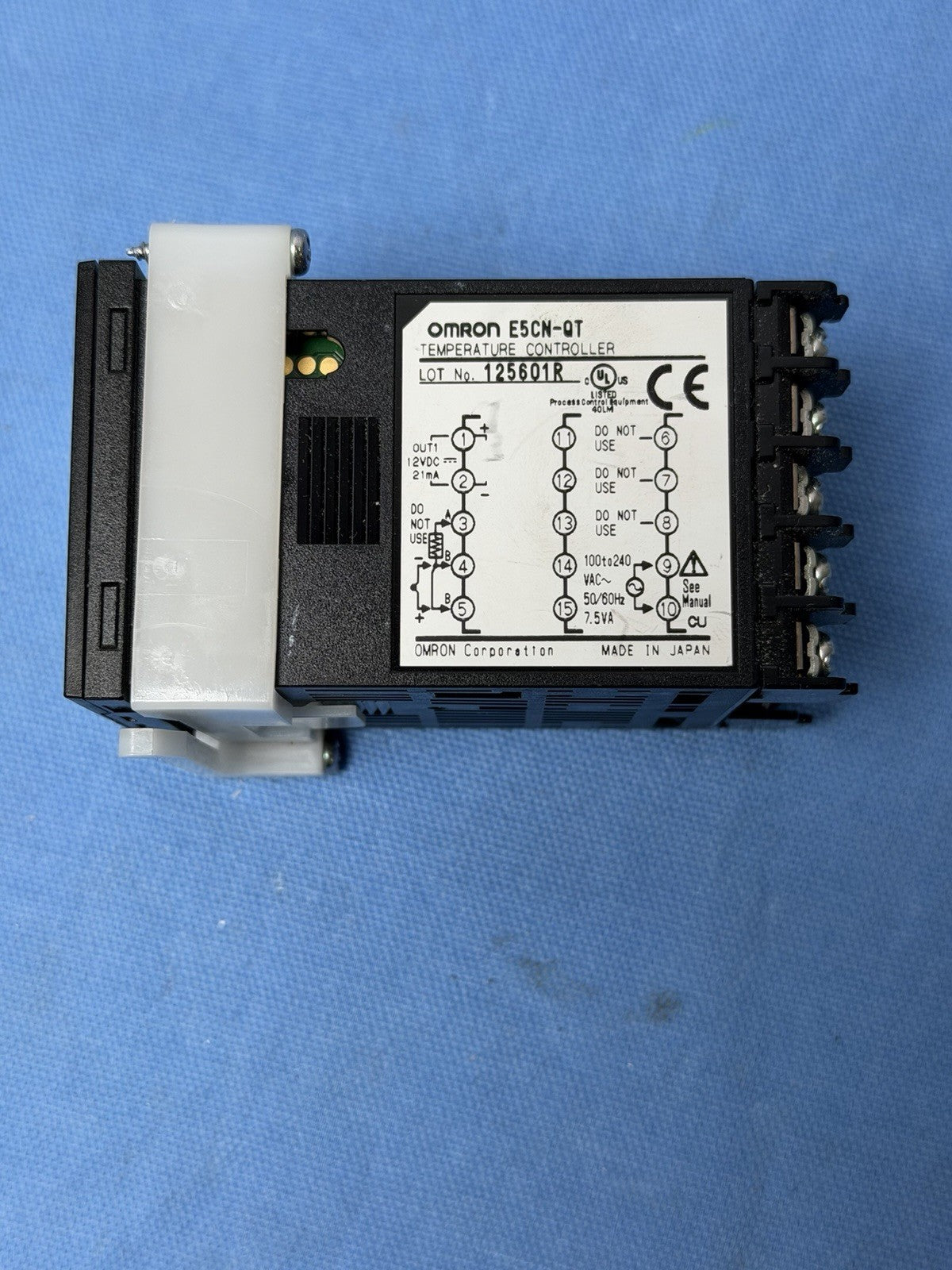 OMRON Temperature Controller E5CN-QT