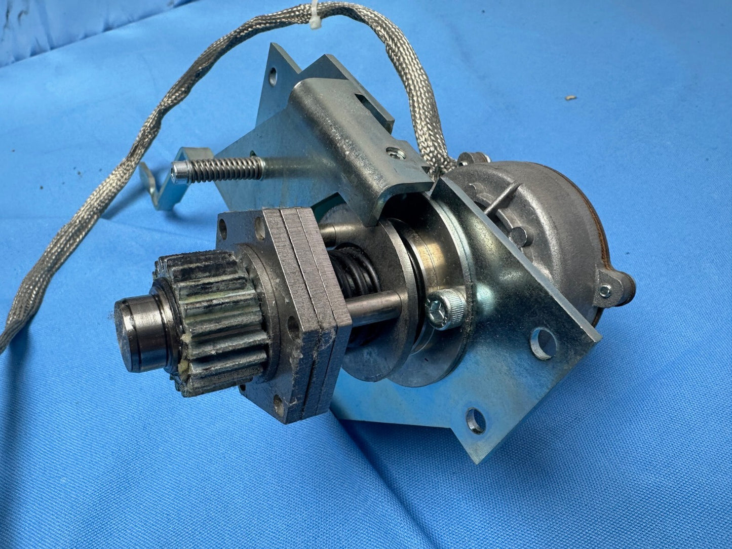 GE LOGIQ E9 - Drive Gear Snap Assembly GA200034/ GA200750