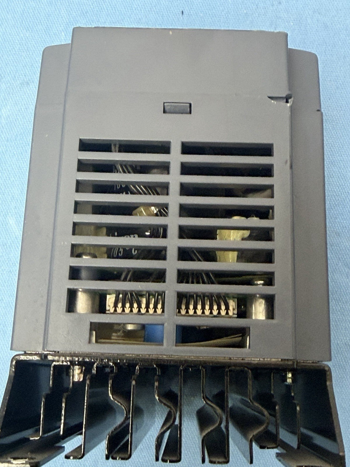 1PC Fuji  Frequency Converter FRNO.4C1S-6.J
