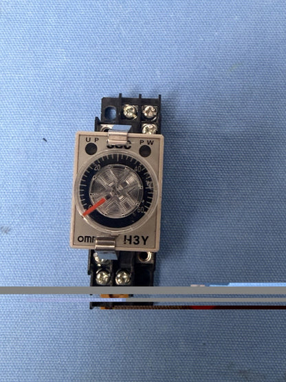 Omron H3Y-2-C Timer DC24V 60s