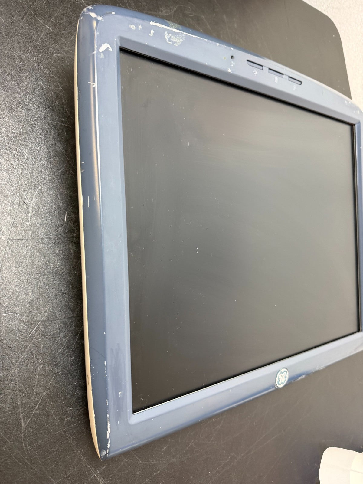 GE LOGIQ E9 - MONITOR