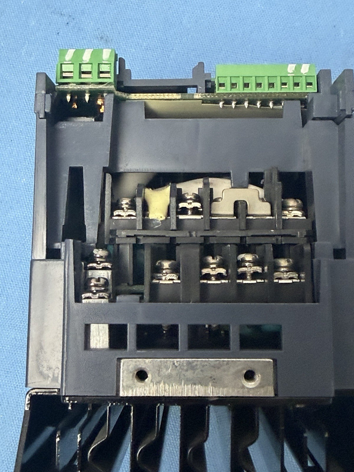 1PC Fuji  Frequency Converter FRNO.4C1S-6.J