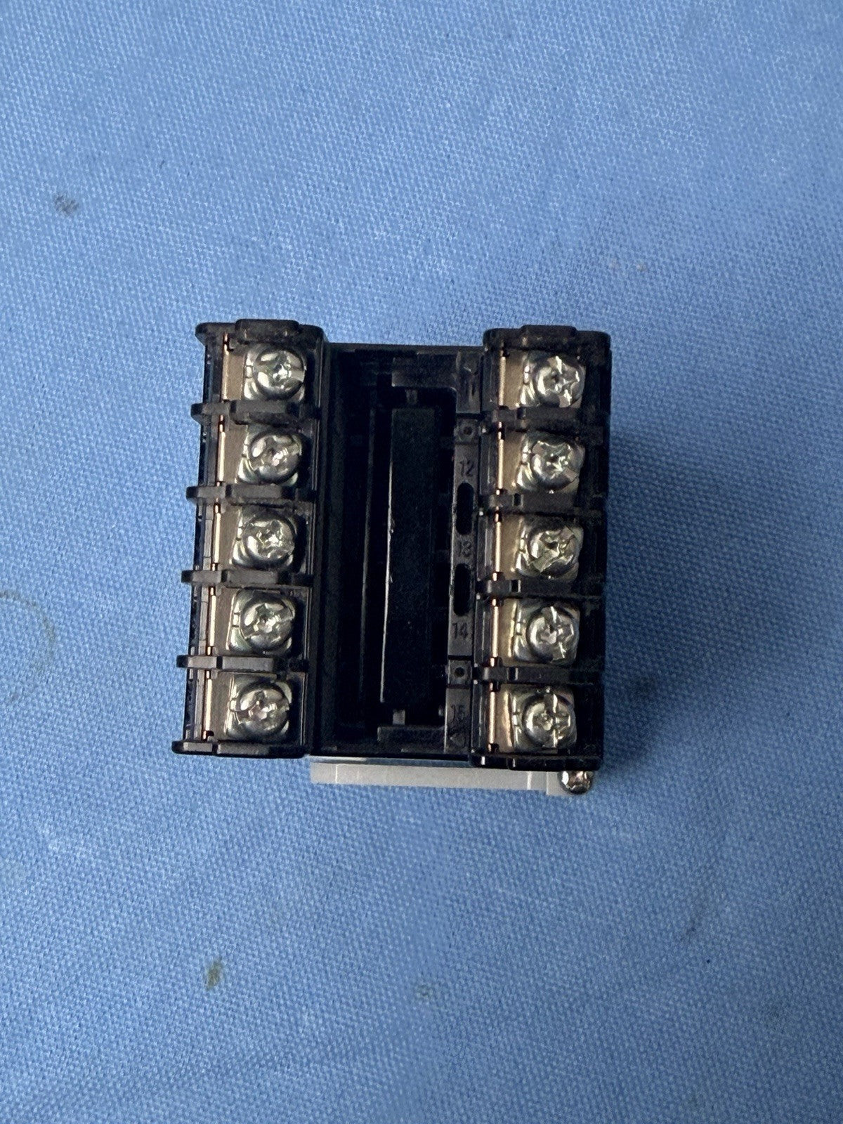 OMRON Temperature Controller E5CN-QT