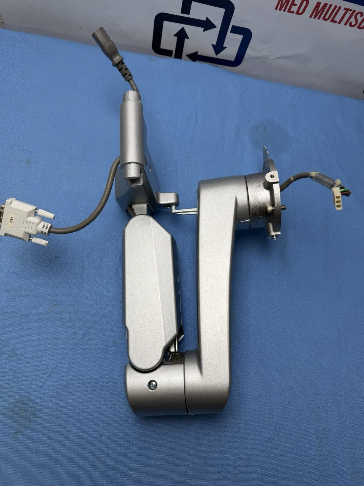 GE LOGIQ P5 - Articulated Arm - 001