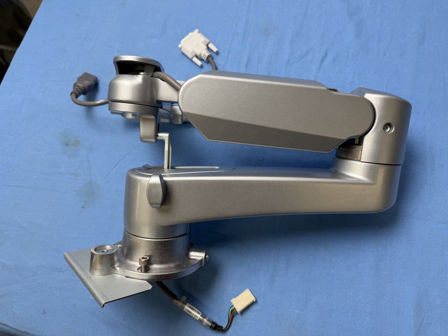 GE LOGIQ P5 - Articulated Arm - 001
